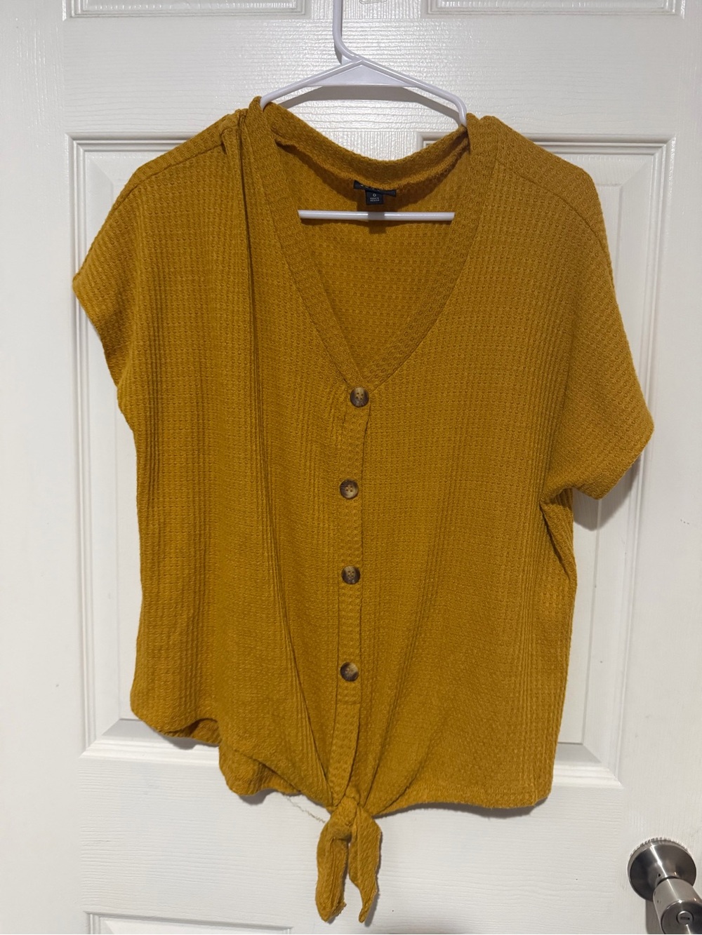 Torrid size 0 Women's Mustard Tie-Front Button V-Neck Top